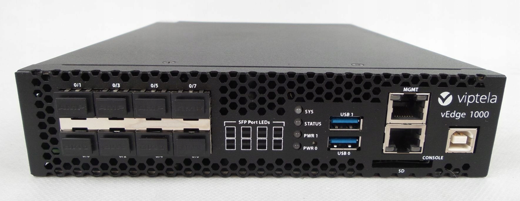 https://eko.one.pl/files/images/cisco-vedge-1000/vedge-1000-v1_front_viptela.jpg
